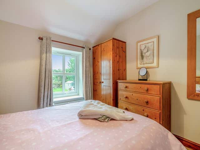 Double bedroom | The Granary - Hopgrove Farm Cottages, York
