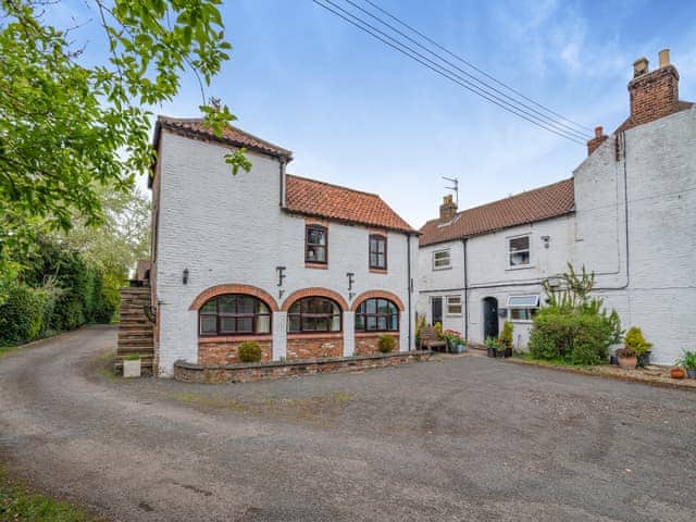 Exterior | The Granary - Hopgrove Farm Cottages, York