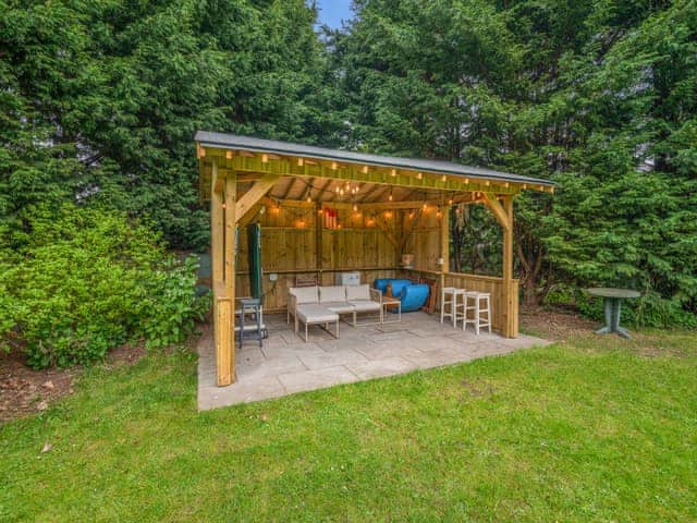 Garden and grounds | Little Barn - Hopgrove Farm Cottages, York