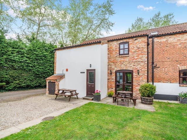 Exterior | Little Barn - Hopgrove Farm Cottages, York
