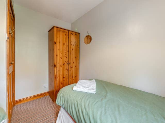 Single bedroom | Big Barn - Hopgrove Farm Cottages, York