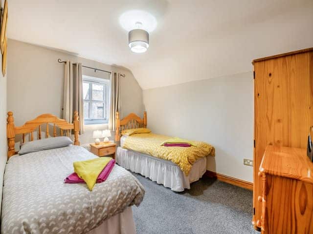 Twin bedroom | The Hayloft - Hopgrove Farm Cottages, York