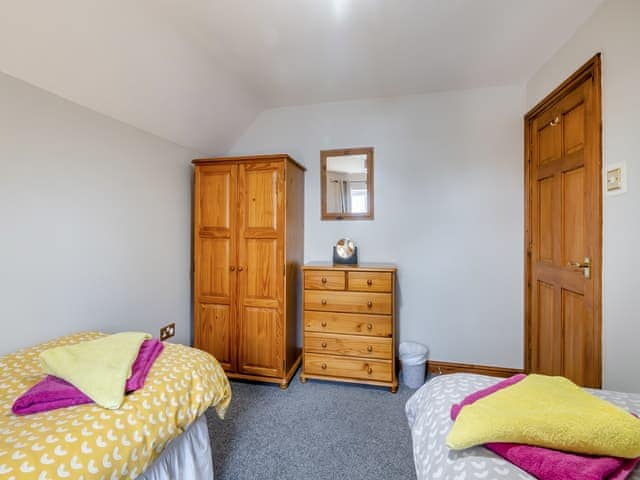 Twin bedroom | The Hayloft - Hopgrove Farm Cottages, York