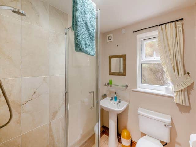 Shower room | The Hayloft - Hopgrove Farm Cottages, York