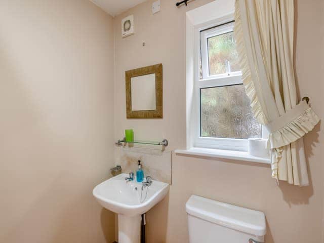Shower room | The Hayloft - Hopgrove Farm Cottages, York