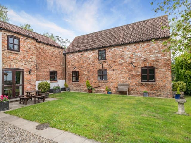 Garden and grounds | The Hayloft - Hopgrove Farm Cottages, York