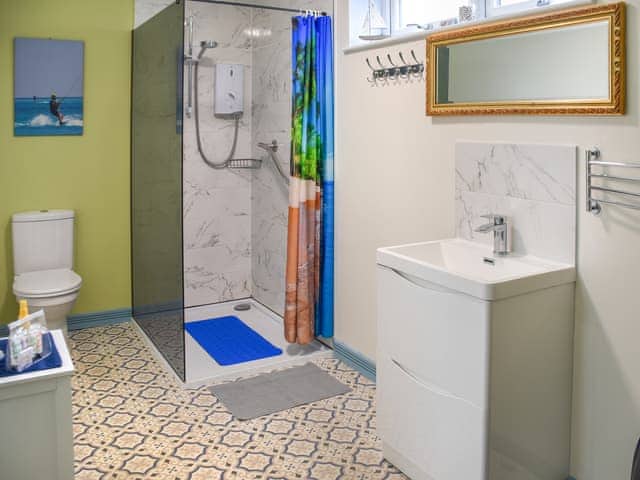 Bathroom | Ship Ahoy, Walcott-on-Sea