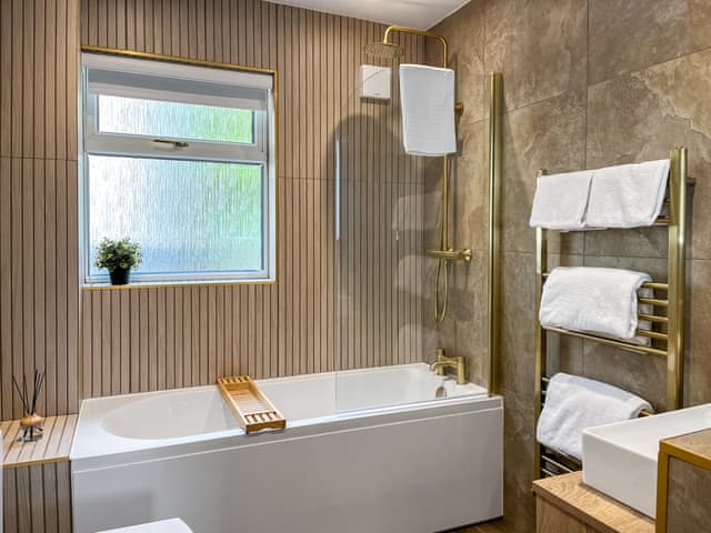 Bathroom | Autumn Leaves, Keswick