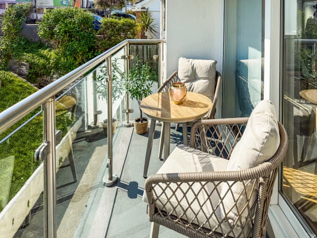 Sitting-out-area | Liwus, Newquay