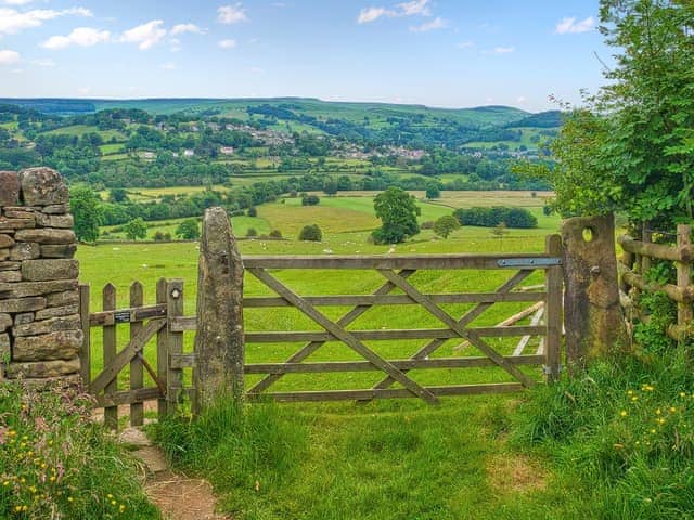 Hathersage | Pine Door, Eyam, near Bakewell
