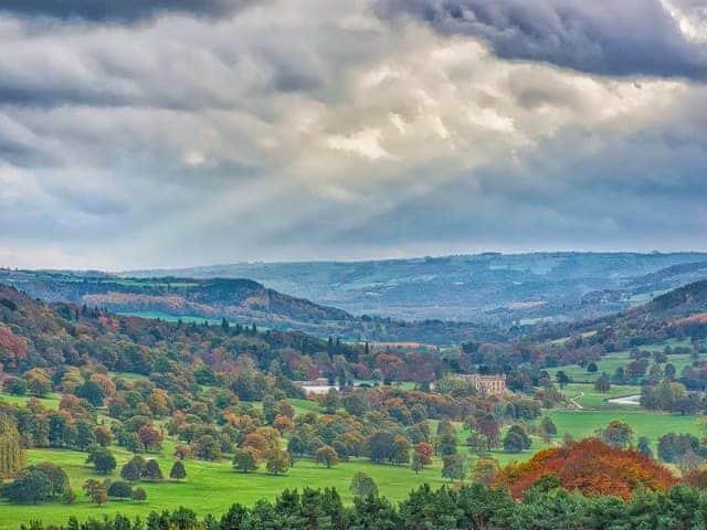 Chatsworth Estate | Pine Door, Eyam, near Bakewell