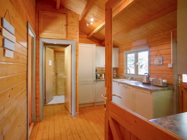 Kitchen | Log Cabin, Guyhirn