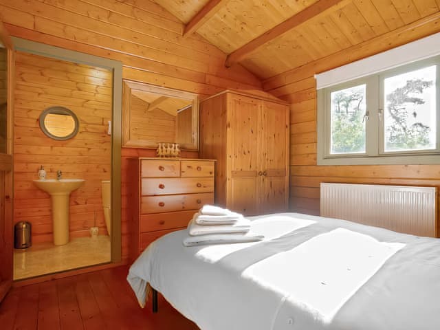Double bedroom | Log Cabin, Guyhirn