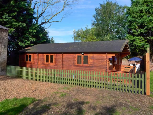 Exterior | Log Cabin, Guyhirn