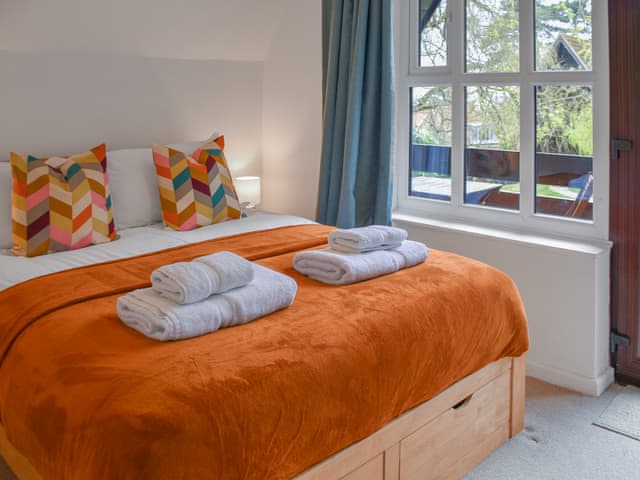 King bedroom | Bittern Lodge, Cromer