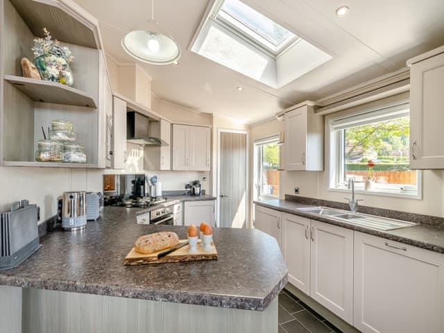Kitchen area | Rabbit Hole - Longmead Country Escapes, Cheddar