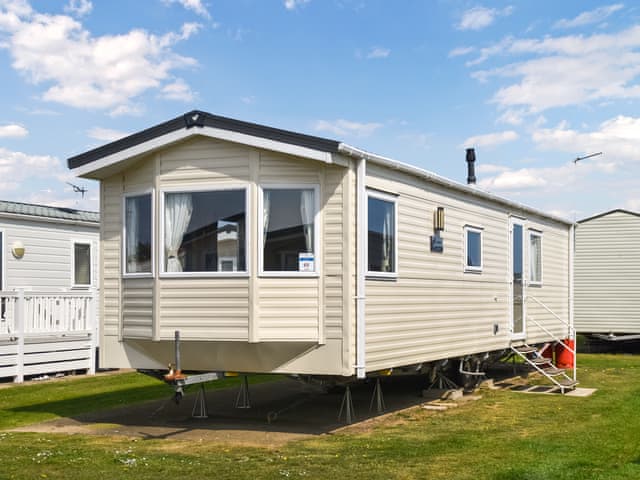 Exterior | Kee Holiday Home, Scratby