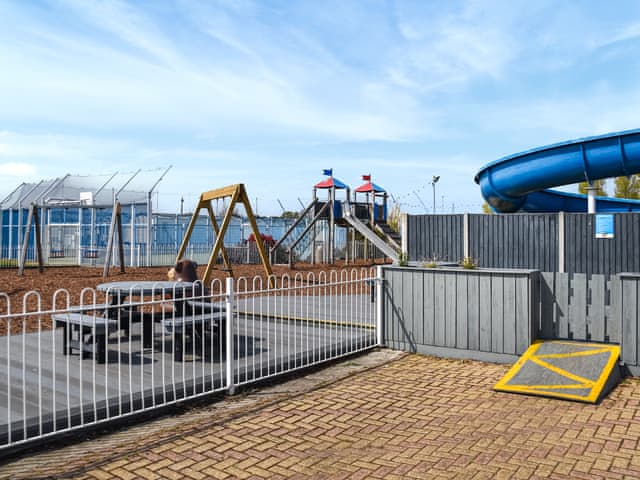 Surrounding area | Kee Holiday Home, Scratby