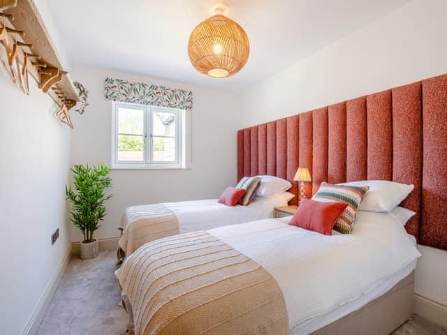 Twin bedroom | Spire View, Ruswarp