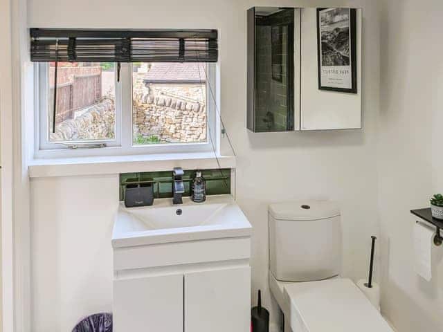 Bathroom | Curiosity Cottage, Hope Valley, Near Eyam