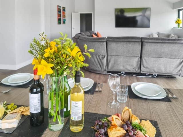 Dining Area | The Bungalow - Applebarn Holidays , West Pennard, near Glastonbury
