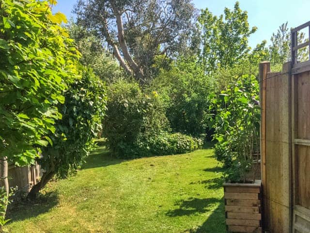 Garden | 5 Rose Cottages, Little Sandhurst