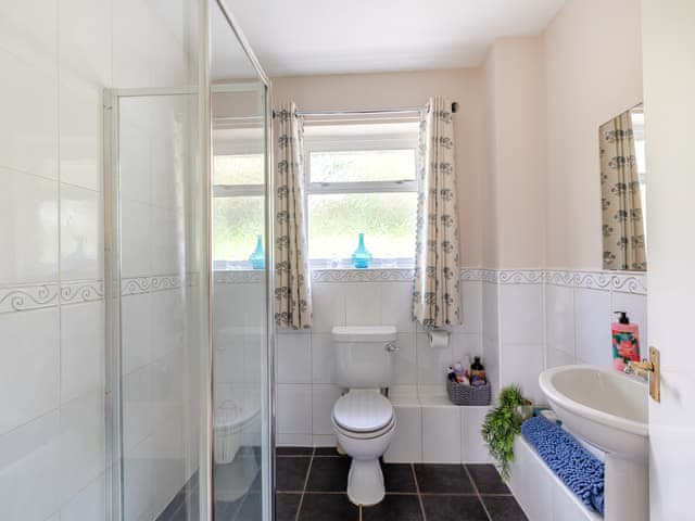 Bathroom | Osmore Orchard, Membury