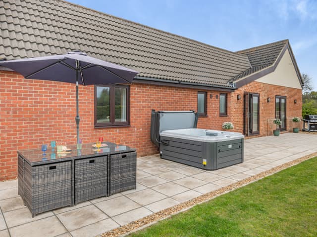 Hot tub | Bumble Bee Farm, Mattishall, near Dereham