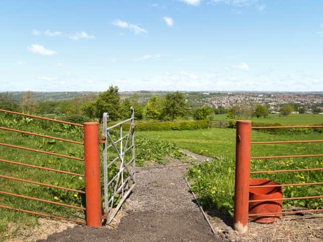 Footpath to the Shepherds Hut | Martha’s Place, Upper Heaton, Huddersfield