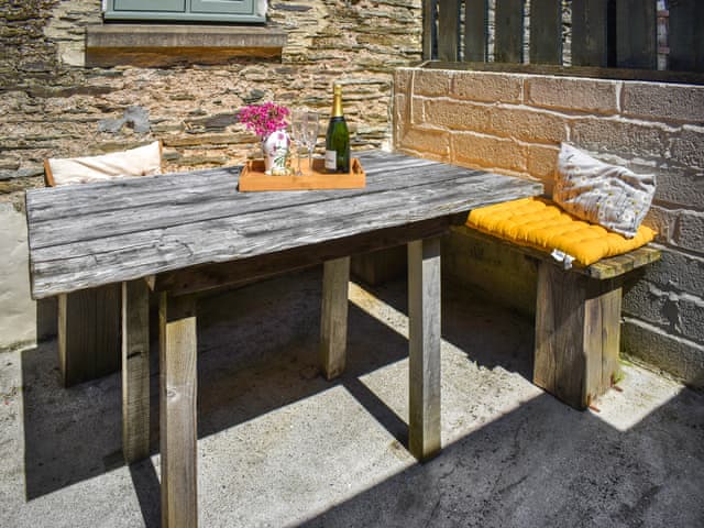 Outdoor eating area | The Calving Barn - North Thorne, Bratton Fleming