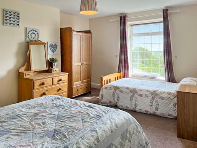 Twin bedroom | Middle Farm, Durham