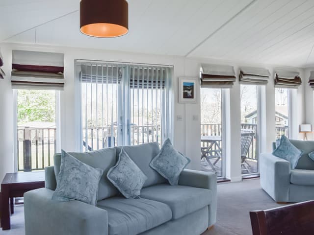 Open plan living space | Sunshine Lodge, Polperro