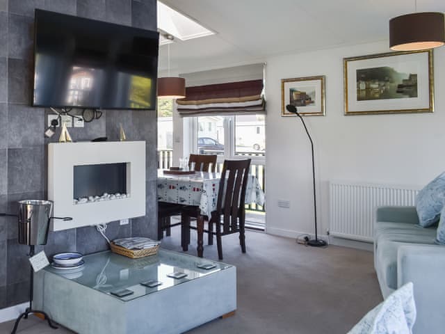 Open plan living space | Sunshine Lodge, Polperro