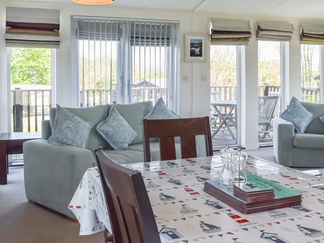 Open plan living space | Sunshine Lodge, Polperro