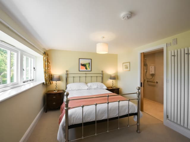 Double bedroom | The Vinery - Cottage Escapes, Shrewsbury