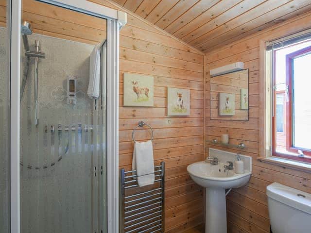 Bathroom | Waterfall Lodge, Astbury, near Bridgnorth