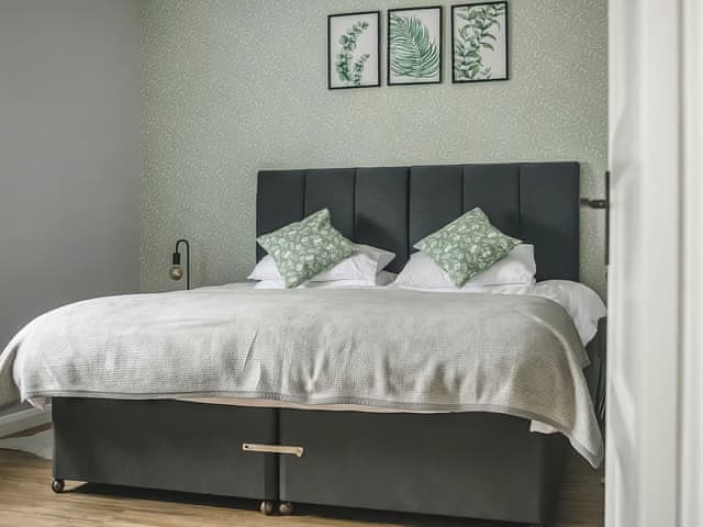 Double bedroom | The Old Hayloft - Two Moors Way Cottages, Witheridge