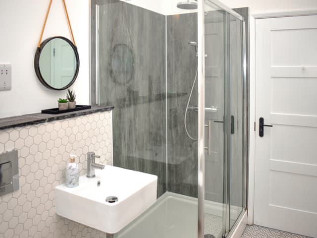 Bathroom | The Old Hayloft - Two Moors Way Cottages, Witheridge