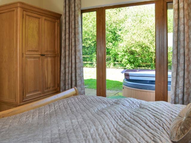 Double bedroom | Jasmine Lodge, Fitling