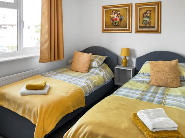 Twin bedroom | Kastania, Bere Regis, near Wareham