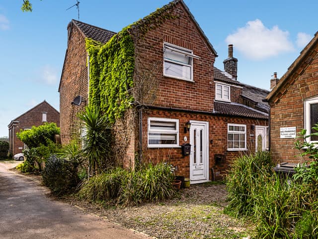 Exterior | Painter’s Cottage, Hemsby