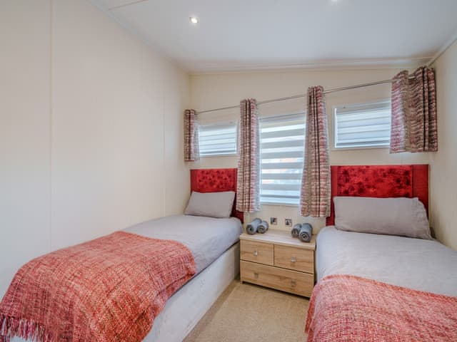 Twin bedroom | Red Robin - Longmead Country Escapes, Cheddar