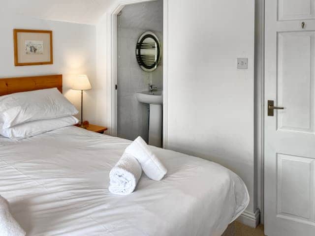 Double bedroom | Island Quay 10, Salcombe