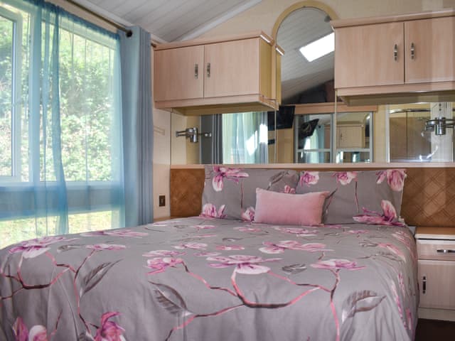 Double bedroom | Holly Lodge, Hele Bay