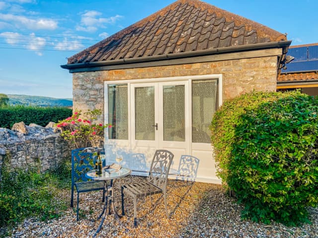 Evening sunshine | Noddingway Cottage, Axbridge, Weare