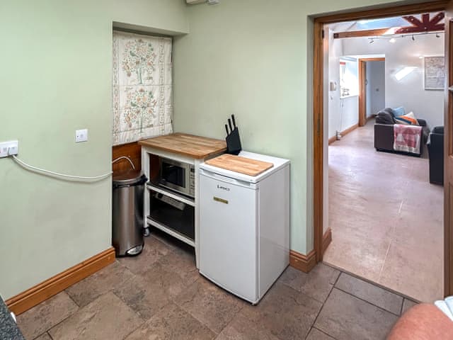 Kitchen | Noddingway Cottage, Axbridge, Weare