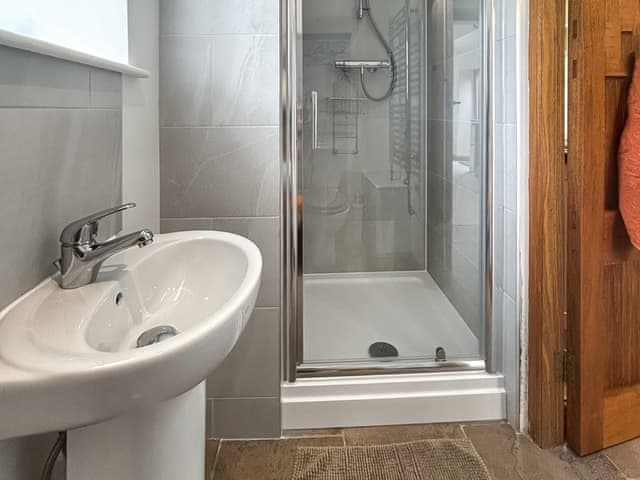 Shower room | Noddingway Cottage, Axbridge, Weare