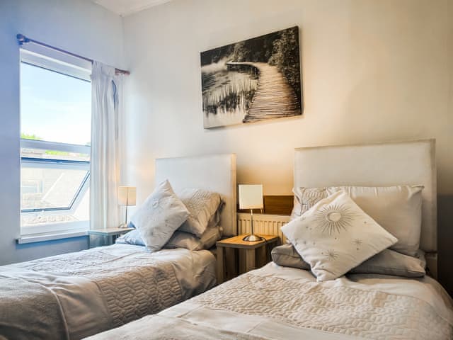 Twin bedroom | Sherwood House Apartment 3, Bakewell