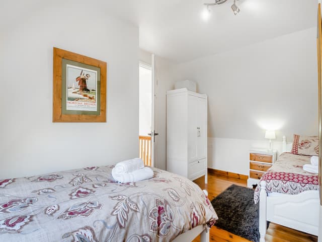 Twin bedroom | Chestnut Tree Barn, Ilketshall St Margaret near Bungay