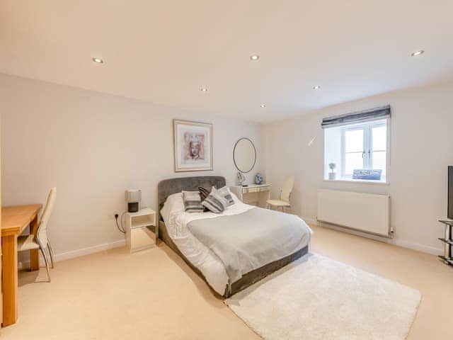 Double bedroom | Oversands, Torquay